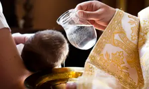 Chrzest niemowlęcia. Dylematy i wyjaśnienia Kościoła dotyczące objawów nieważności chrztu świętego.
