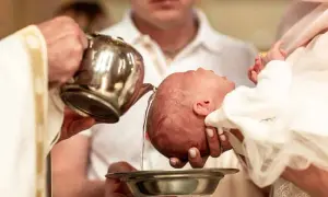 Ile trwa chrzest w kościele? Czas trwania, co warto wiedzieć