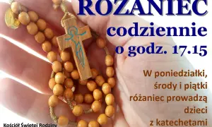 O której jest różaniec w kościele? Sprawdź godziny modlitwy w parafii