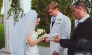 Co robi świadek na ślubie w kościele? Poznaj jego kluczowe obowiązki