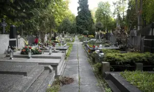 Ile kosztuje miejsce na cmentarzu w Warszawie? Ceny, które zaskakują