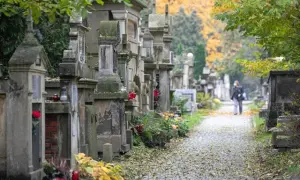 Jak dojechać na cmentarz Salwator w Krakowie mimo utrudnień?