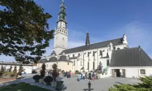 Sanktuarium Matki Bożej Pompejańskiej w Polsce: miejsca kultu i ich znaczenie