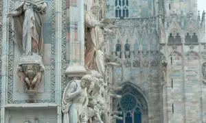 Czym różni się sanktuarium od kościoła? Kluczowe różnice i znaczenie