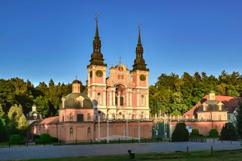 Sanktuarium maryjne w Polsce: Najważniejsze miejsca kultu i pielgrzymek