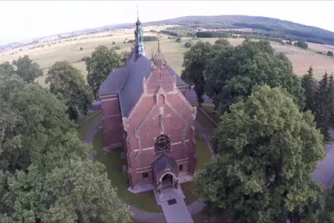Sanktuarium w Strachocinie: Historia, Cuda i Modlitwy Świętego Andrzeja Boboli