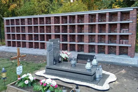 Dlaczego na cmentarzu nie śmierdzi? Odkryj tajemnice czystości miejsc spoczynku