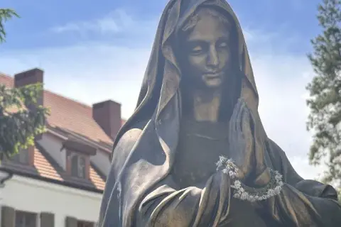 Stary z sanktuarium maryjnym: historia, znaczenie i aktualności