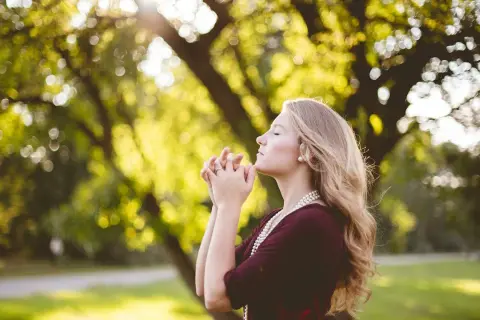 Co to jest wiara religijna i jak wpływa na nasze życie?