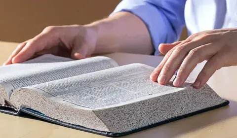 Na czym polega wiara jehowych? Poznaj kluczowe zasady i przekonania