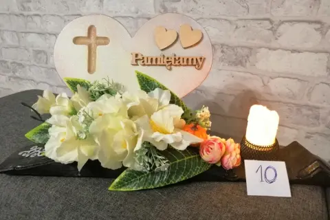 Gdzie kupić krzyż na cmentarz? Sprawdź najlepsze oferty i ceny