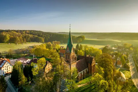 Gietrzwałd sanktuarium historia: tajemnice objawień i kultu Maryi