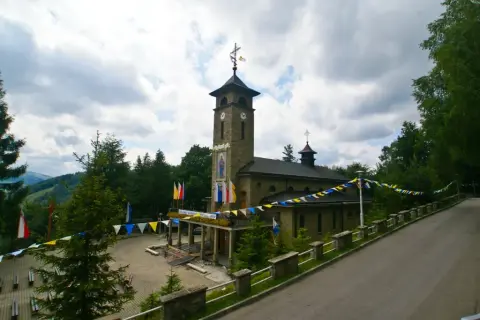 Sanktuarium Matki Bożej Królowej Polski w Szczyrku - historia i msze