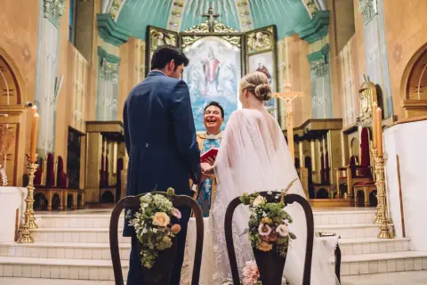 O której ślub w kościele? Poznaj najpopularniejsze godziny ceremonii
