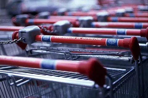 Czy zakupy w niedzielę to grzech? Odkryj moralne dylematy tej praktyki