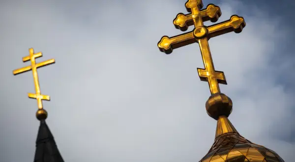 Czy katolik może nosić krzyż prawosławny? Oto, co warto wiedzieć