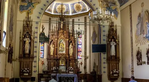 Sanktuarium Jodłówka: Historia, Cuda i Pielgrzymki do Matki Bożej