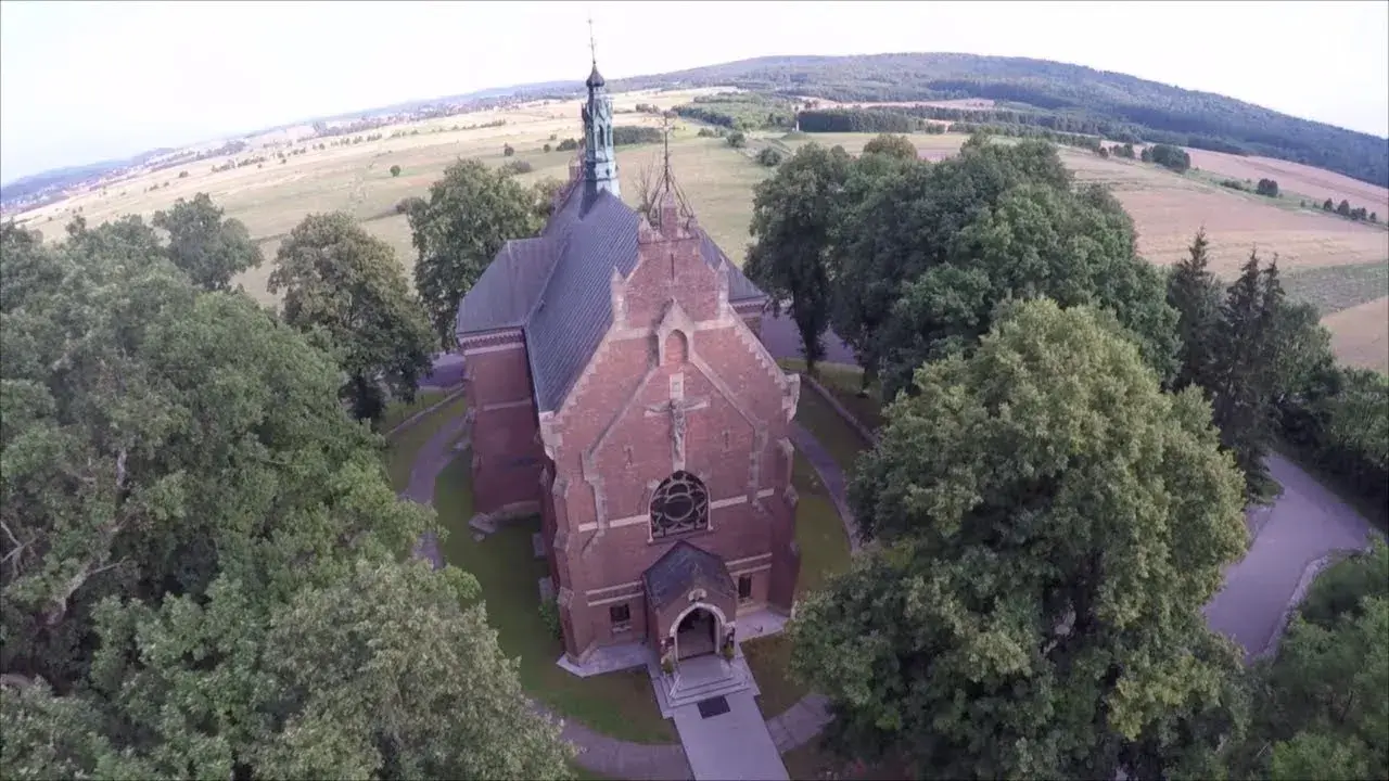 Sanktuarium w Strachocinie: Historia, Cuda i Modlitwy Świętego Andrzeja Boboli