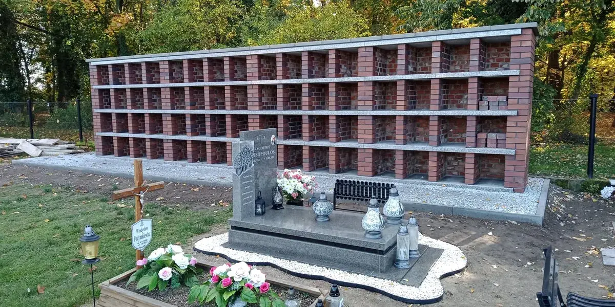 Dlaczego na cmentarzu nie śmierdzi? Odkryj tajemnice czystości miejsc spoczynku