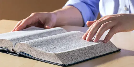 Na czym polega wiara jehowych? Poznaj kluczowe zasady i przekonania