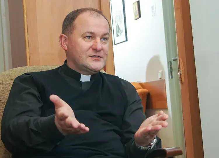 Zdjęcie Czy czytanie horoskopu to grzech? Poznaj prawdę o katolickim nauczaniu