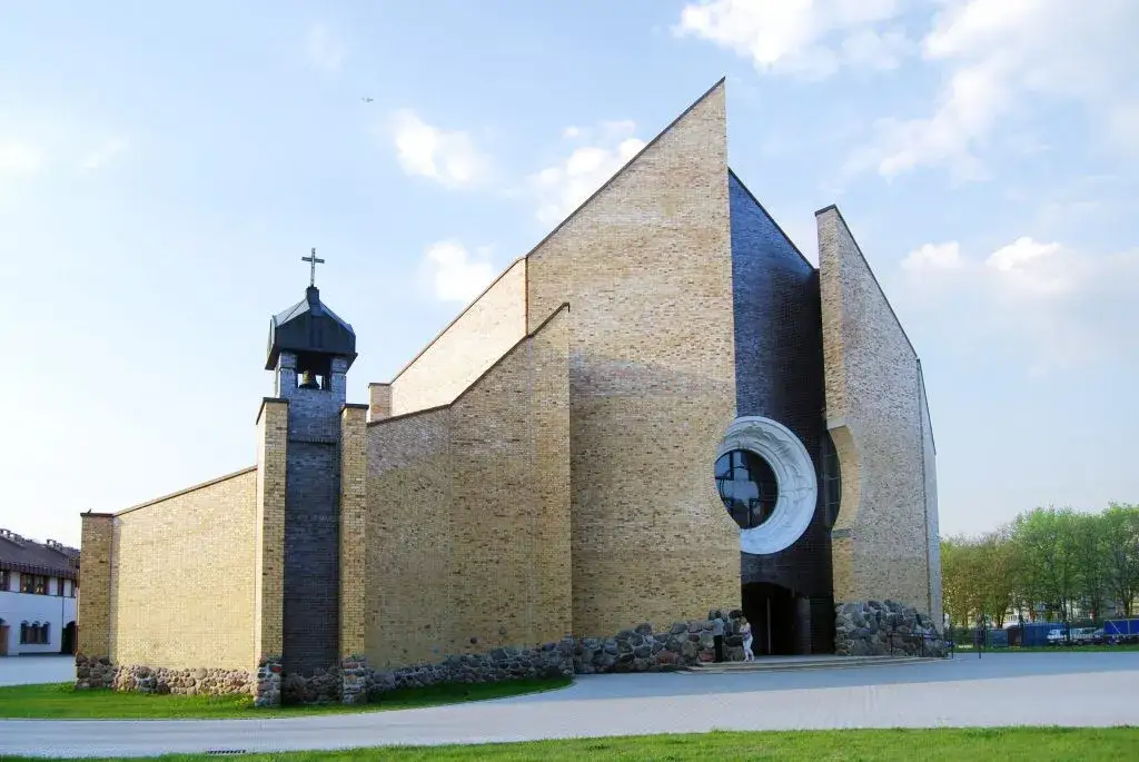 Zdjęcie Sanktuarium Miłosierdzia Bożego w Łodzi – historia, msze i wydarzenia