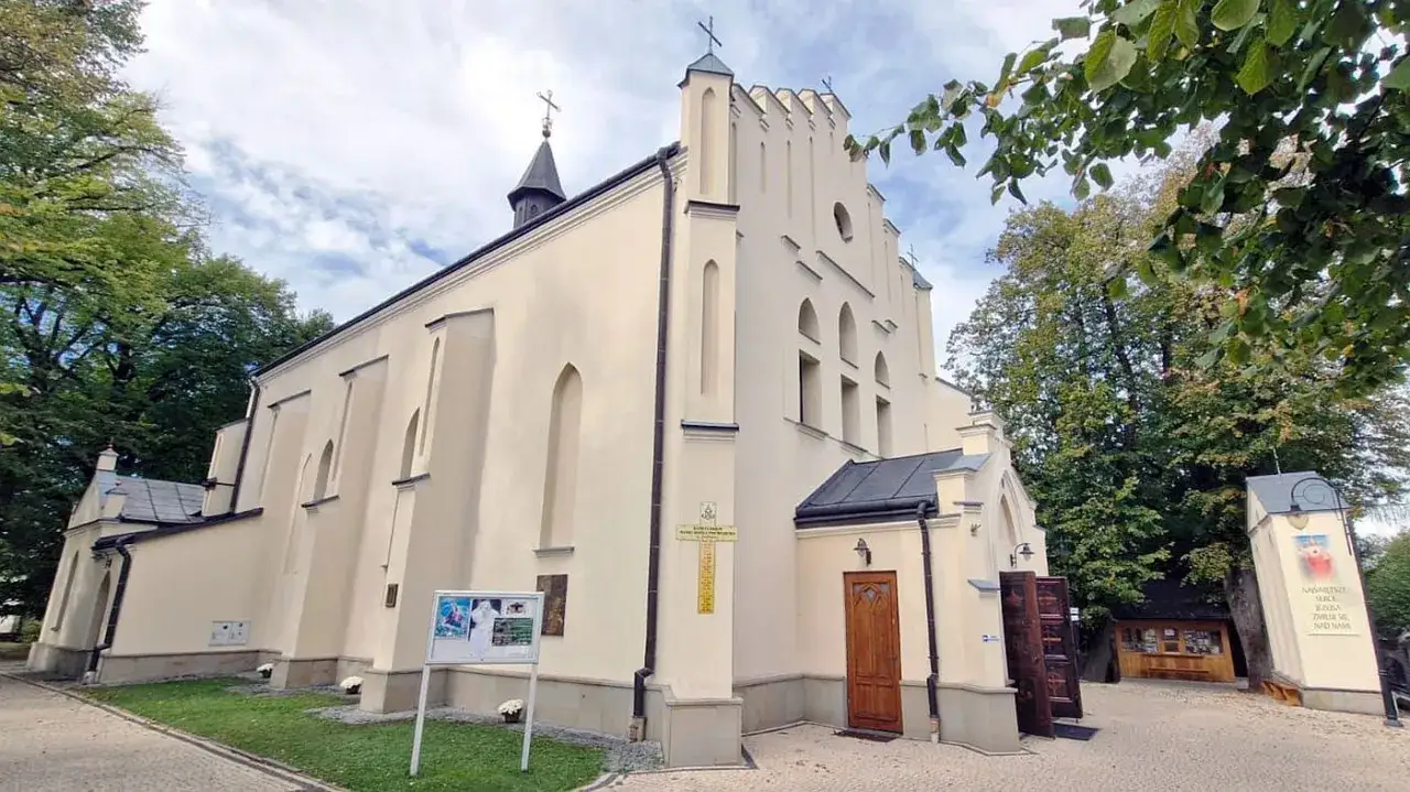 Zdjęcie Sanktuarium Jodłówka: Historia, Cuda i Pielgrzymki do Matki Bożej