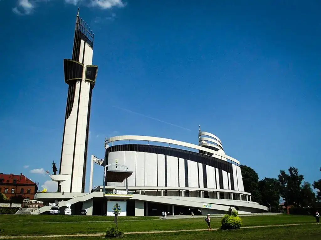 Zdjęcie Msze w sanktuarium bożego miłosierdzia w Krakowie-Łagiewnikach - pełny harmonogram